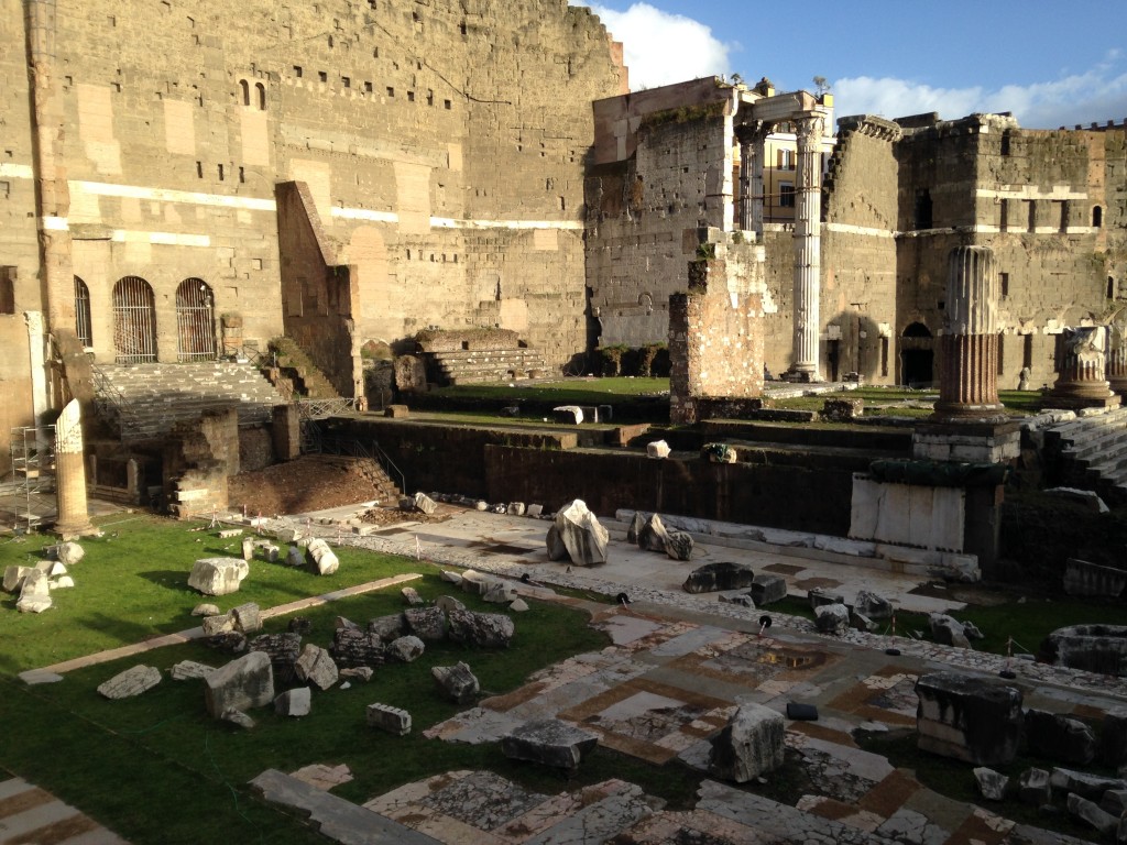 Rome, travel writing, travel, tourism, Colosseum, Italy, explore, wanderlust, city break, tour, history, food