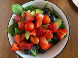 health, wellness, lose weight, women's health, wellness, Catherine Balavage, fit, fruit, strawberries, blueberries, spinach, tomatoes, 