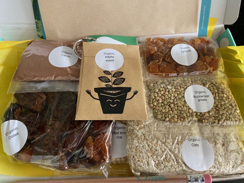 little cook subscriptions, baking, baking with children. 