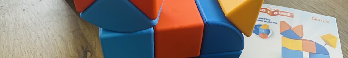 magicubes, magnetic toys, animals. , geomag